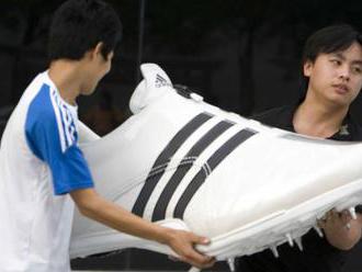 Súd EÚ rozhodol, že verzia pruhov Adidasu nemá nárok na právnu ochranu