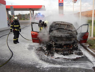 Na čerpací stanici v Mitrovicích hořelo osobní auto, zasahovaly jednotky ze dvou krajů