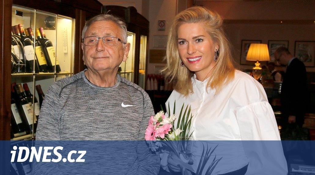 Olga Menzelová zveřejnila po téměř půl roce novou fotku manžela