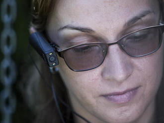 Mluvící brýle pomáhají nevidomým. Izraelský vynález dokáže číst i rozpoznávat gesta