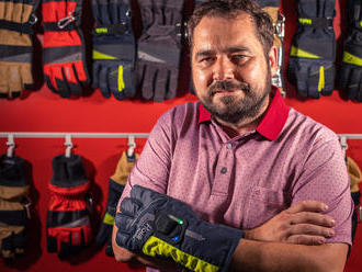 Chytré rukavice ze Zlína nosí hasiči v Turecku i Číně. Firma Holík International za ně získala i des