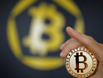 Hodnota bitcoinu vzrostla na 11 tisíc dolarů. Přispěl k tomu i Facebook představením vlastní kryptom