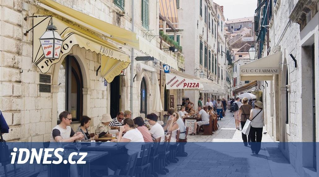 Kolik letos zaplatíte v Chorvatsku v restauraci a v supermarketu?