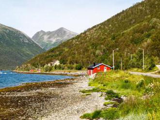 Obyvatelia nórskeho ostrova Sommaroy žiadajú bezčasovú zónu, chcú sa prispôsobiť dennému svetlu
