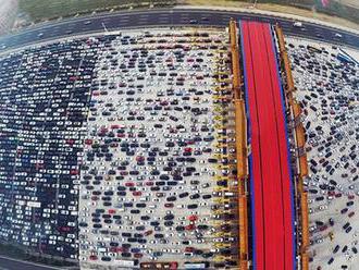 Číňané našli originální řešení, jak předejít neustálým dopravním zácpám