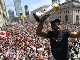 Toronto bolo hore nohami. Raptors vítalo v uliciach vyše milióna fanúšikov