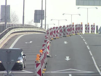 Diaľnica D2 v smere do Bratislavy je momentálne neprejazdná