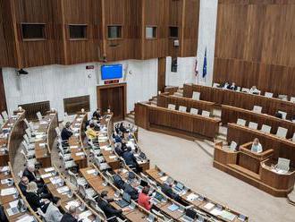 Parlament superrýchlo schválil nové pravidlá financovania volebnej kampane