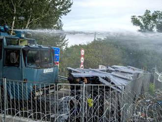 Polícia vo Švajčiarsku použila vodné delá proti kamerunským demonštrantom
