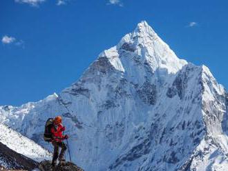 Špionážne fotky odhalili obrovský úbytok ľadu v Himalájach