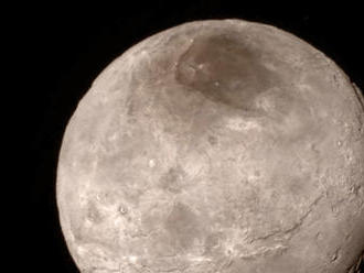 Pod povrchom Pluta sa ukrýva oceán, tvrdia astronómovia