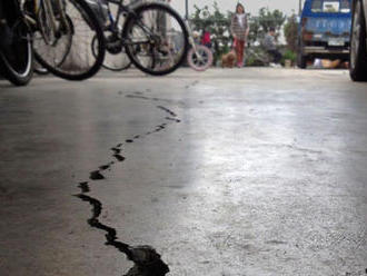 Stredne silné zemetrasenie zasiahlo juhovýchod Albánska, hlásia zranených
