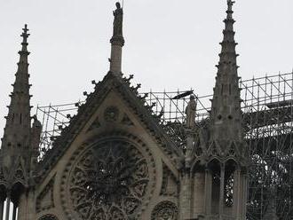 Z parížskej Notre-Dame začnú odstraňovať lešenie, bude to trvať mesiace
