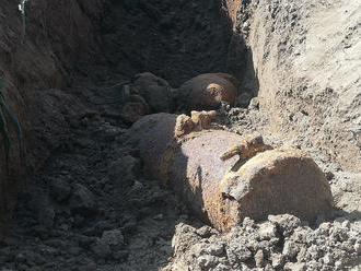 V Senici vykopali letecké bomby: Pyrotechnici ihneď v akcii, na mieste ich zneškodnili