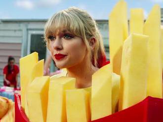 VIDEO: Taylor Swift v šialenom klipe plnom hviezd ukončila 