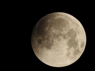 Vedci vyzývajú, aby sa ľudstvo vrátilo späť na Mesiac: Zistili o ňom neskutočnú vec