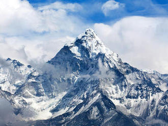 Vedec varuje: Mount Everest sa otepľuje, bude ešte nebezpečnejší ako dnes