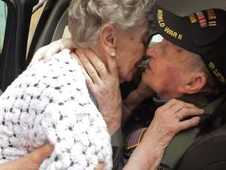 VIDEO Príbeh, aký napíše len sám život: Vojnový veterán sa po 75 rokoch stretol so svojou láskou
