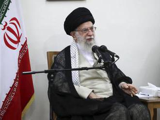 Donald Trump reaguje na provokáciu Iránu, uvalil sankcie na najvyššieho duchovného vodcu