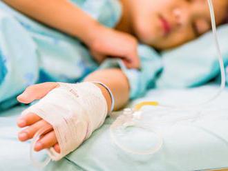 Hospitalizovali malého chlapca s meningitítou, v Banskobystrickom kraji zaznamenali aj žltačku