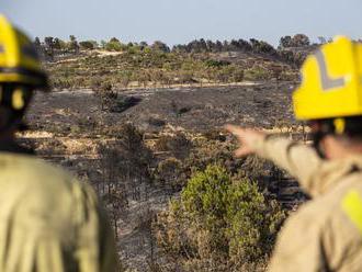 Video: Obrovský lesný požiar v Katalánsku dostali pod kontrolu, s ohňom bojovali stovky hasičov