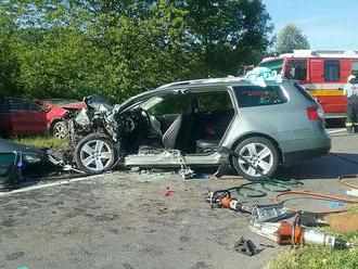 Foto: Pri obci Belá sa stala vážna dopravná nehoda, zasahovali aj leteckí záchranári