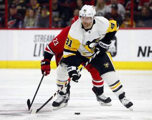 Phil Kessel opúšťa Pittsburgh, „tučniaci“ sa dohodli s Arizonou na jeho výmene