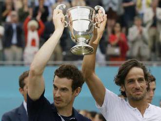 Andy Murray sa úspešne vrátil do súťažného kolotoča, s Lópezom ovládli štvorhru v Queen’s Club