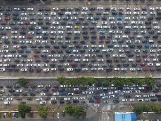 Čínania majú liek na dopravné zápchy. Je tvrdý a nekompromisný