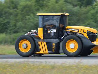Najrýchlejší traktor je JCB Fastrac 8000. Dokáže viac než 160 km/h
