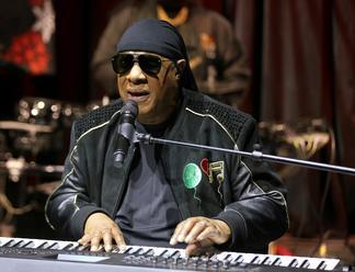 Spevák Stevie Wonder podstúpi transplantáciu obličky