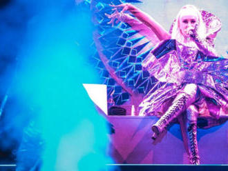 NAžIVO: Christina Aguilera si v Berlíně omotala fighters kolem prstu