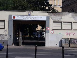 Hanby Bratislavy: Schátranú nemocnicu v Starom meste obnovujú za státisice eur