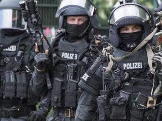 Islamských extrémistov v Kolíne podozrievajú z plánovania útoku, polícia prehľadáva byty