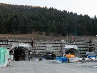 Diaľničiari plánujú začať tender na dostavbu diaľnice D1 s tunelom Višňové koncom augusta