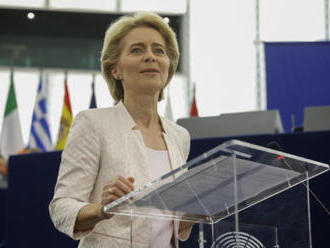 Von der Leyenovou europarlament těsně potvrdil do čela EK