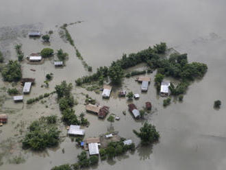 Záplavy v jižní Asii mají již 270 obětí