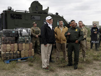 Pentagon schválil žádost vyslat k Mexiku 2100 vojáků a gardistů