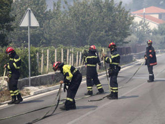 Policie: Rozsáhlý požár u chorvatského Šibeniku způsobila žhářka