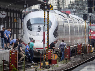 Muž, který v Německu shodil pod vlak ženu a chlapce, má tři děti