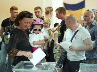 OBRAZOM: Ukrajinci hlasujú v predčasných voľbách