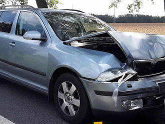 U Dubovic se v sobotu odpoledne střetla dvě osobní vozidla, nehoda si vyžádala zranění