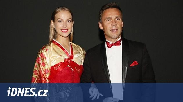 Roman Vojtek se podruhé oženil. Vzal si o patnáct let mladší kolegyni