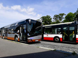 DPP testuje další hybridní autobus, koupit je plánuje příští rok