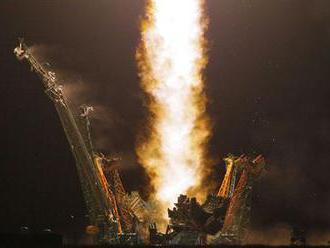 Z Bajkonuru odstartovala raketa s třemi kosmonauty. Doplní tým na ISS