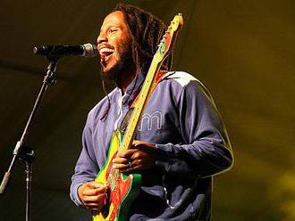 Reggae legenda pojmenovala syna po jointu. Ziggy Marley vystoupí v Praze
