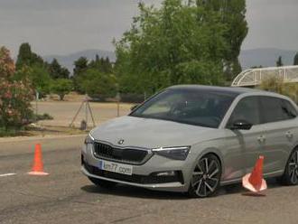 Podívejte se, co předvedla Škoda Scala ve své nejlepší verzi v losím testu