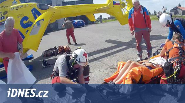 Dvanáctiletý chlapec se v horách těžce zranil na kole, musel pro něj vrtulník