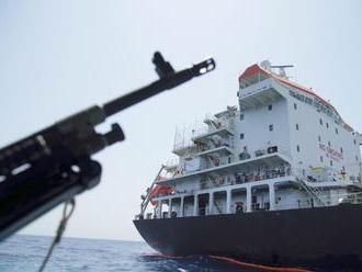 Irán zadržal v Hormuzskom prielive britský tanker