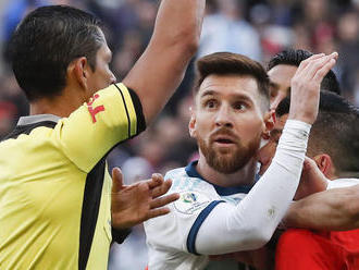 Argentína odolala tlaku a má bronz. Messi videl druhú červenú v kariére